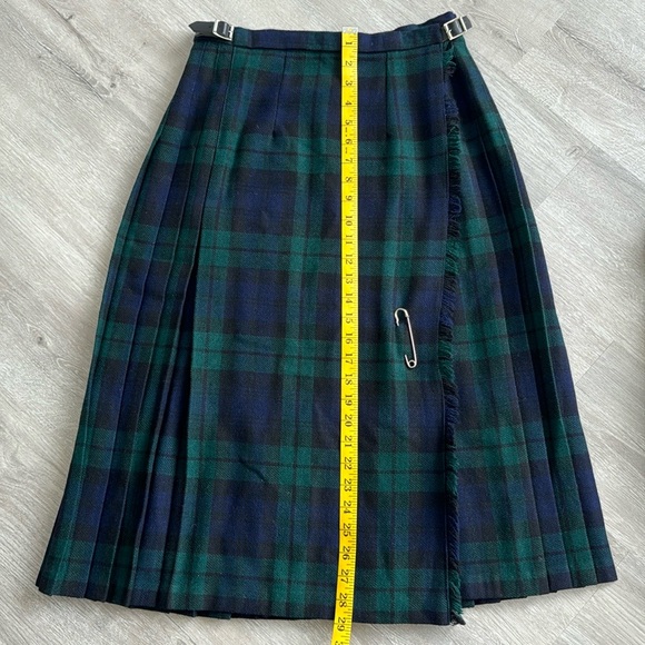 Pleated Skirt, Perfect for my fashionistas! - Picture 9 of 13